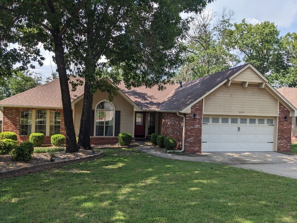 3513 Glen Flora Way in Fort Smith, AR - Foto de edificio