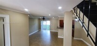 7561 NW 16th St in Plantation, FL - Building Photo - Building Photo