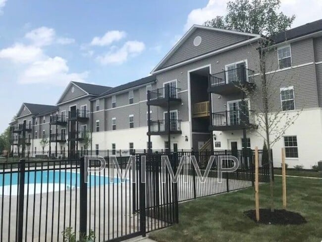 904 Taylor Station Rd in Columbus, OH - Building Photo - Building Photo