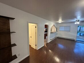 19921 Forest Park Dr NE, Unit Back house in Shoreline, WA - Building Photo - Building Photo