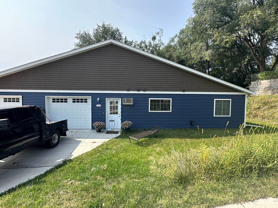 210 Holm Ave in Eau Claire, WI - Building Photo