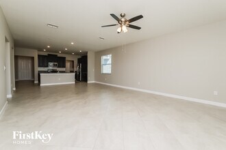 9924 Victory Gallop Loop in Ruskin, FL - Building Photo - Building Photo