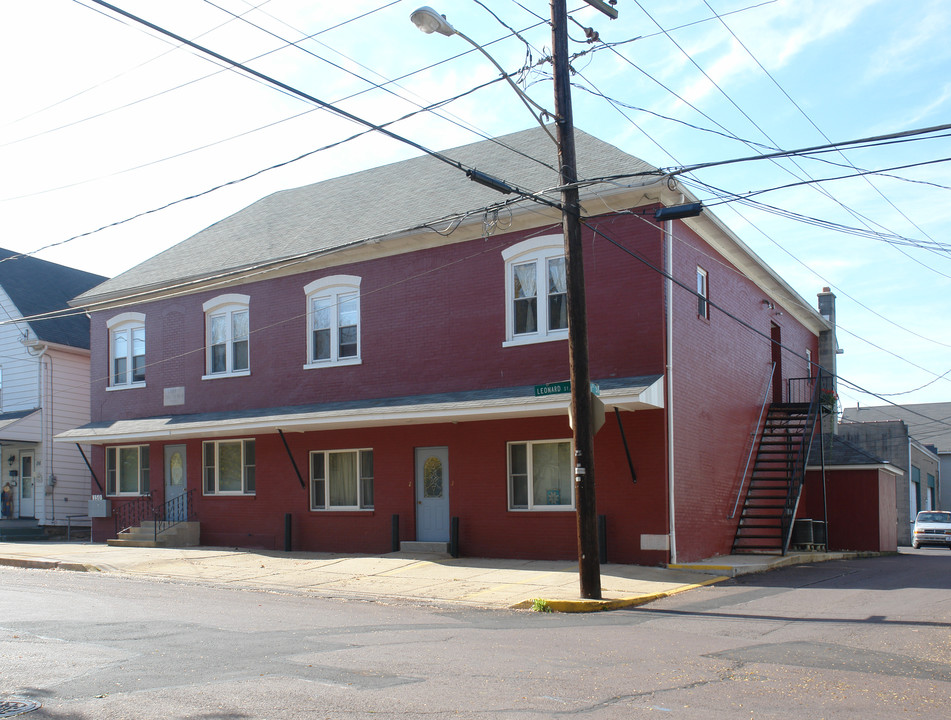 150 Leonard St in Bloomsburg, PA - Foto de edificio