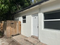 565 NE 65th St in Miami, FL - Building Photo - Building Photo