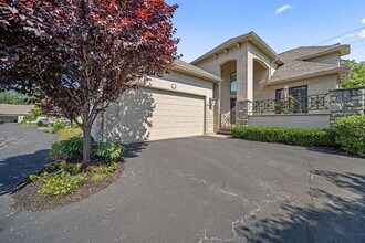 4939 Stonehaven Dr in Upper Arlington, OH - Building Photo - Building Photo