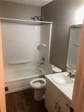 302 E Benton St in Siloam Springs, AR - Foto de edificio - Building Photo