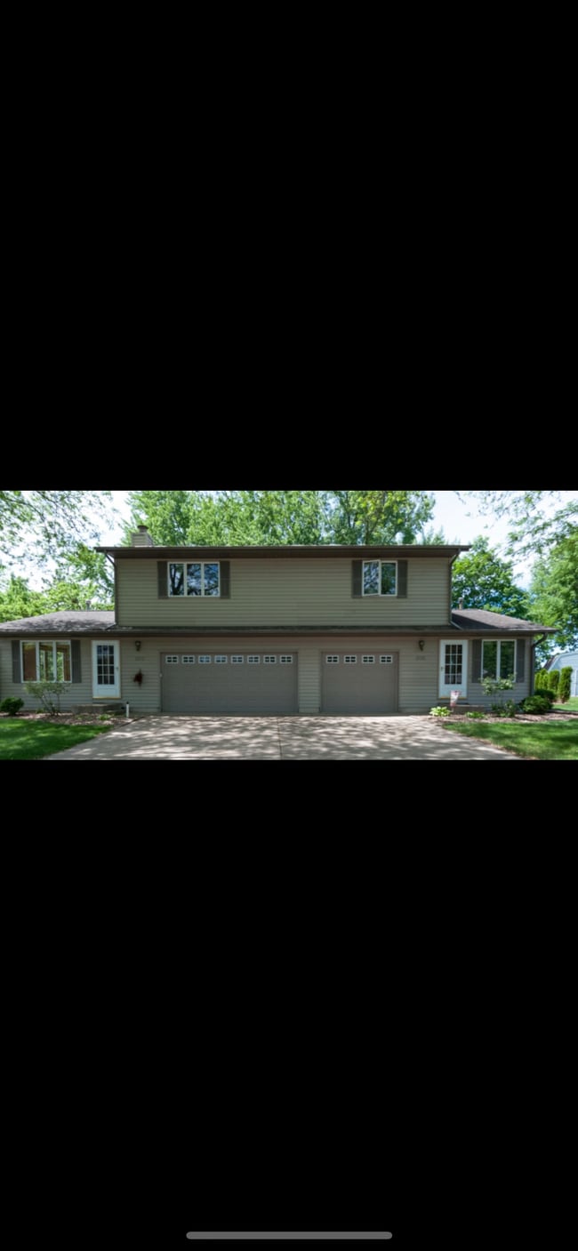 203 13th Ct, Unit 203 13th Ct