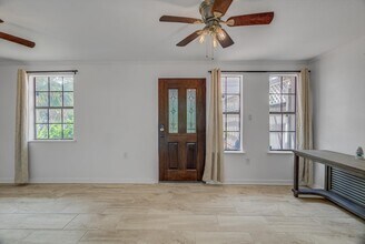 2128 59th St in Galveston, TX - Building Photo - Building Photo