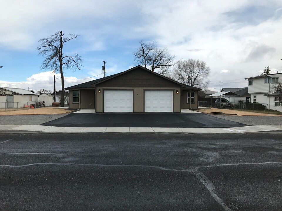 613 S Locust Ln in Moses Lake, WA - Building Photo