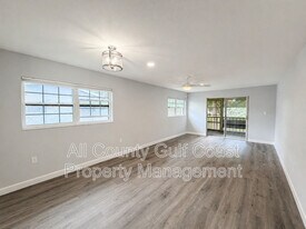 4511 3rd St Cir W in Bradenton, FL - Building Photo