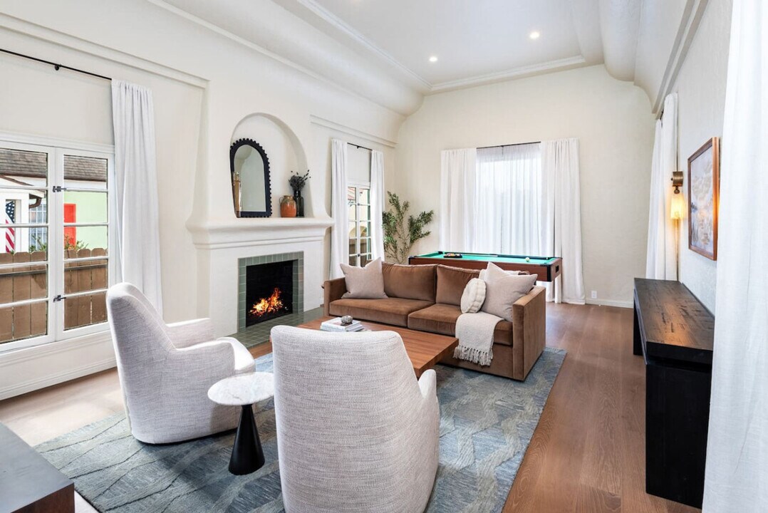 8900 Wilshire Blvd-Unit -ID1042983P in Beverly Hills, CA - Building Photo