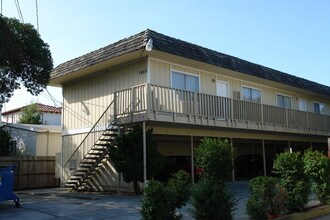 1023 N Idaho St in San Mateo, CA - Foto de edificio - Building Photo