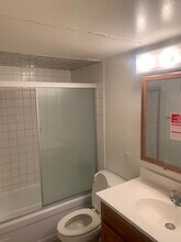 605 S Royal Crest Cir in Las Vegas, NV - Building Photo - Building Photo