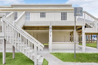 971 Mary Ann in Port Bolivar, TX - Building Photo - Building Photo