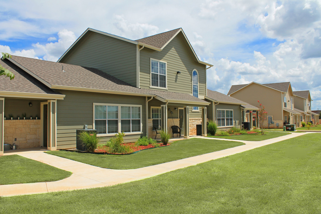 Sunrise Townhomes in Fredericksburg, TX - Building Photo