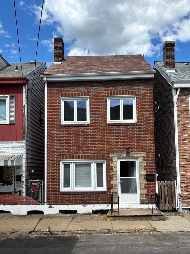 property at 1915 Jane St