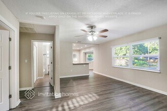 411 Seffner Valrico Rd in Valrico, FL - Foto de edificio - Building Photo