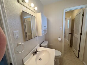 1007 Stoneleigh Ct in Tomball, TX - Building Photo - Building Photo