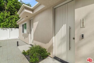 11023 Blix St in Los Angeles, CA - Building Photo - Building Photo