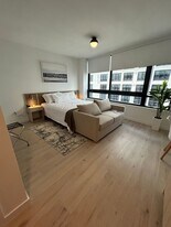 225 N Miami Ave, Unit 2706 in Miami, FL - Building Photo