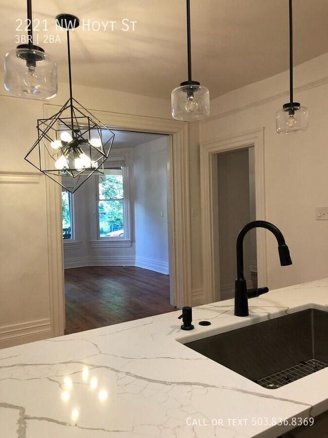 property at 2221 NW Hoyt St