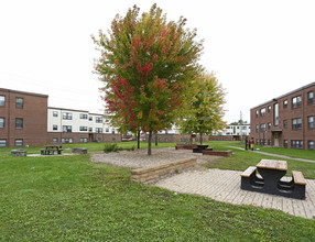 Sibley Manor Apartments in St. Paul, MN - Building Photo - Building Photo