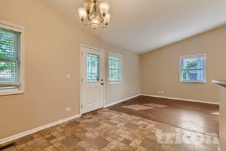 24 Daybreak Ridge Trail in Cary, IL - Foto de edificio - Building Photo