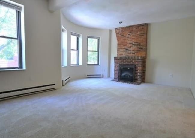 46 Saint Germain St, Unit T7
