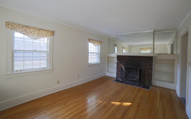 1849 Saint Clair Ave, Unit St Thomas MacGrove Duplex in St. Paul, MN - Building Photo - Building Photo