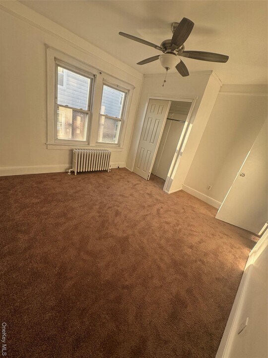 21 2nd St in Glen Cove, NY - Building Photo