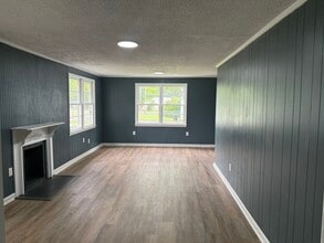 104 Pinealice St in Gadsden, AL - Building Photo - Building Photo