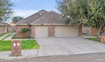 1 Jade St in Edinburg, TX - Building Photo