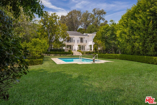 property at 10914 Bellagio Rd
