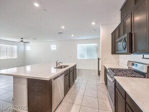 6130 Sinks Canyon Ave in Las Vegas, NV - Building Photo - Building Photo