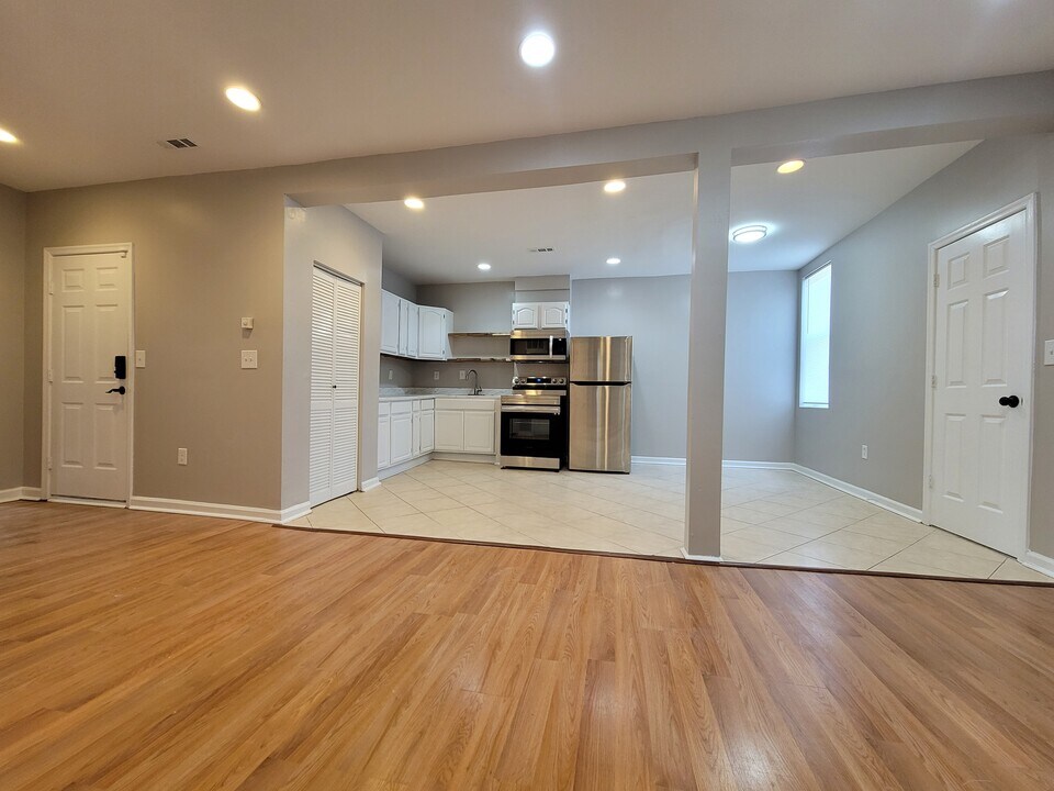 941 Brooks Ln in Baltimore, MD - Building Photo