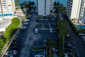 Point View Condominiums in Miami, FL - Building Photo - Building Photo