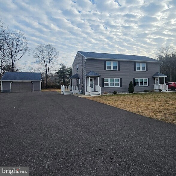 1565 S Main Rd in Vineland, NJ - Foto de edificio