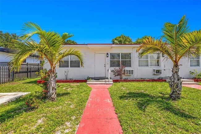 1315 NE 146th St in Miami, FL - Building Photo - Building Photo