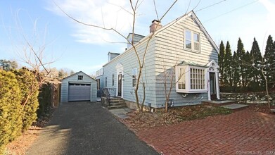 233 Harbor Rd in Fairfield, CT - Building Photo - Building Photo