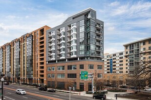 460 New York Ave NW in Washington, DC - Building Photo
