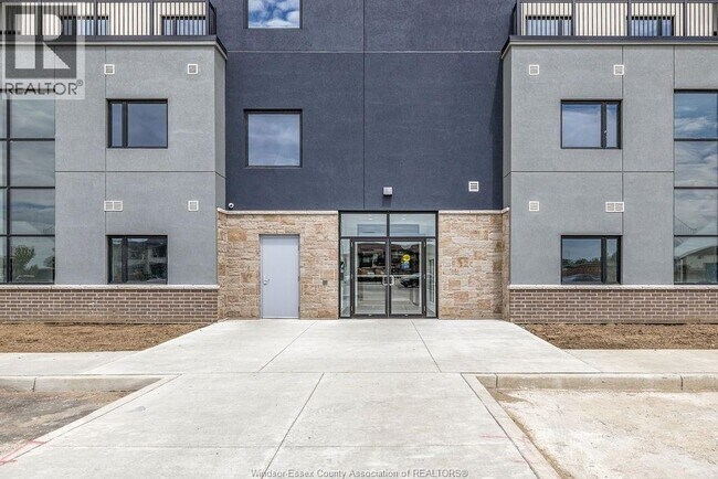 7337 Meo Blvd in Lasalle, ON - Building Photo - Building Photo