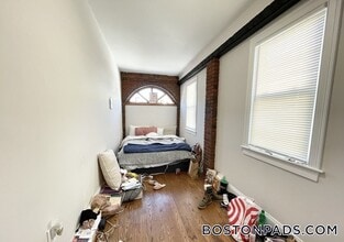 32 Sumner St in Boston, MA - Building Photo - Building Photo