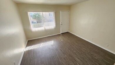 14926 Hawthorne Blvd in Lawndale, CA - Building Photo - Building Photo