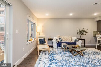 912 N 16th St, Unit B in Philadelphia, PA - Building Photo - Building Photo