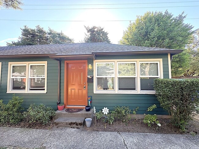property at 1653-1657-1657 N Killingsworth St