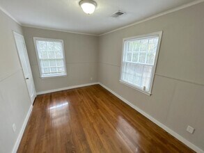 1111 Robin Hood Ln in Memphis, TN - Building Photo - Building Photo