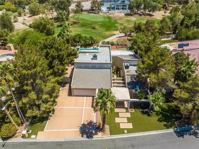 3003 La Mesa Dr