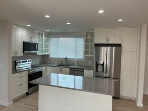 202 Rockwood Dr in South San Francisco, CA - Building Photo - Building Photo