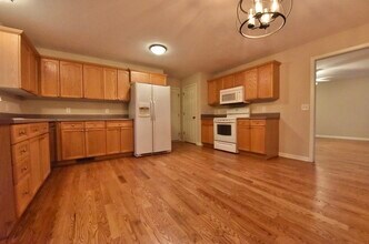 924 Sandstone Ln in Auburn, AL - Building Photo - Building Photo