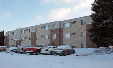 Foot Lake Apartments in Willmar, MN - Building Photo - Building Photo